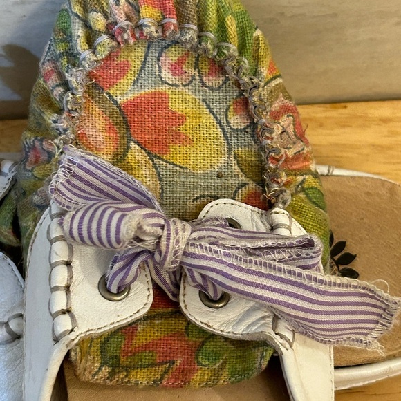 Yellow Box Kenzie Stroll Ballerina Floral Flats with Lavender Bow - Picture 7 of 7